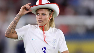 “Rachel Daly Announces Retirement from England Women’s National Team: Passing the Baton to the Next Generation” “Rachel Daly Announces Retirement from England Women’s National Team: Passing the Baton to the Next Generation”